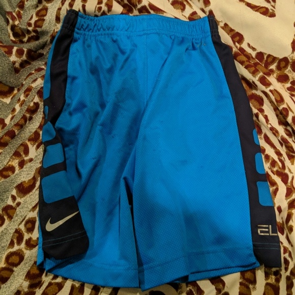 2pc Nike Size 6 Short Outfit - Picture 3 of 3